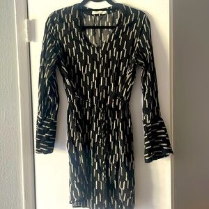 Lush brand bell sleeve black and white pattern dress with tie waist